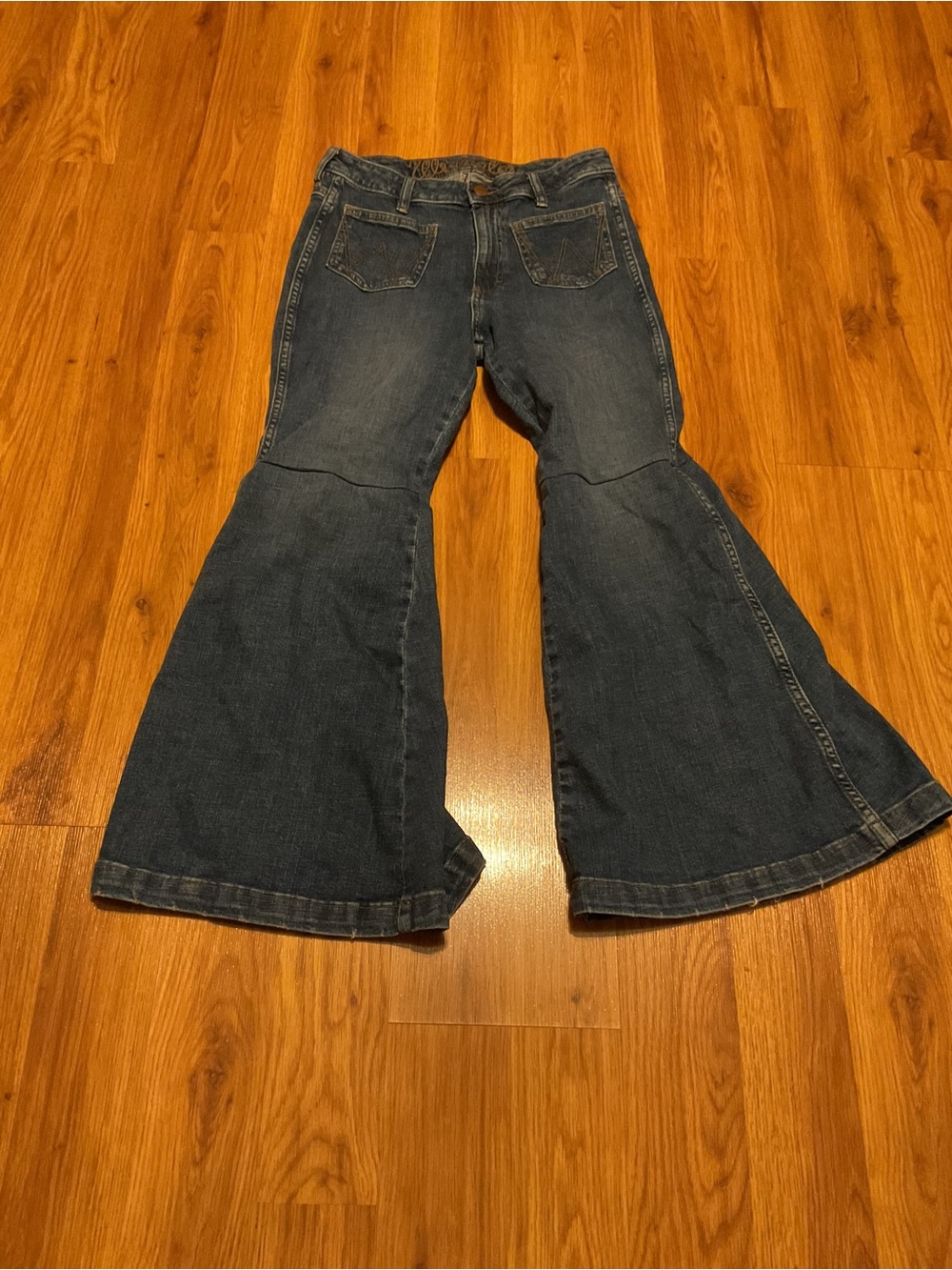 Wrangler Dark Wash High Rise Flare Jeans Women’s Size 28x28